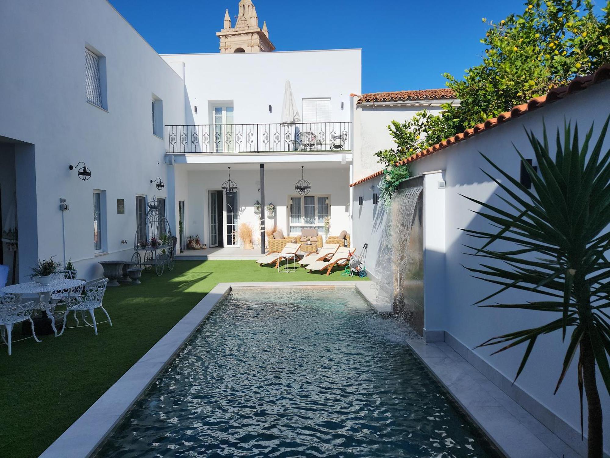 Hotel Boutique Iulia 5 Estrellas Medina de las Torres Exterior photo