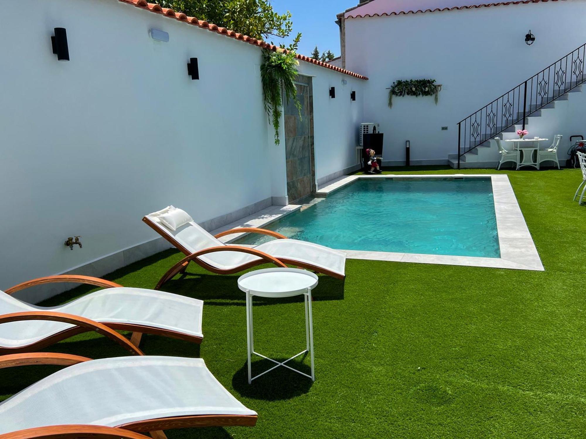 Hotel Boutique Iulia 5 Estrellas Medina de las Torres Exterior photo